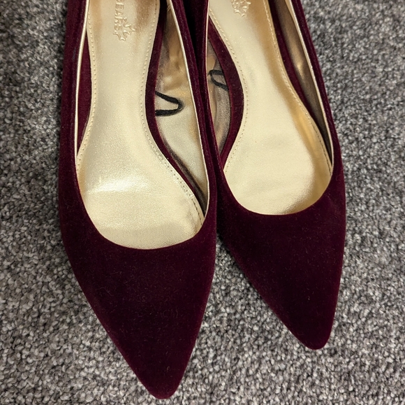 Sears Odette Velvet Flats color burgundy Size 6 - Picture 2 of 6
